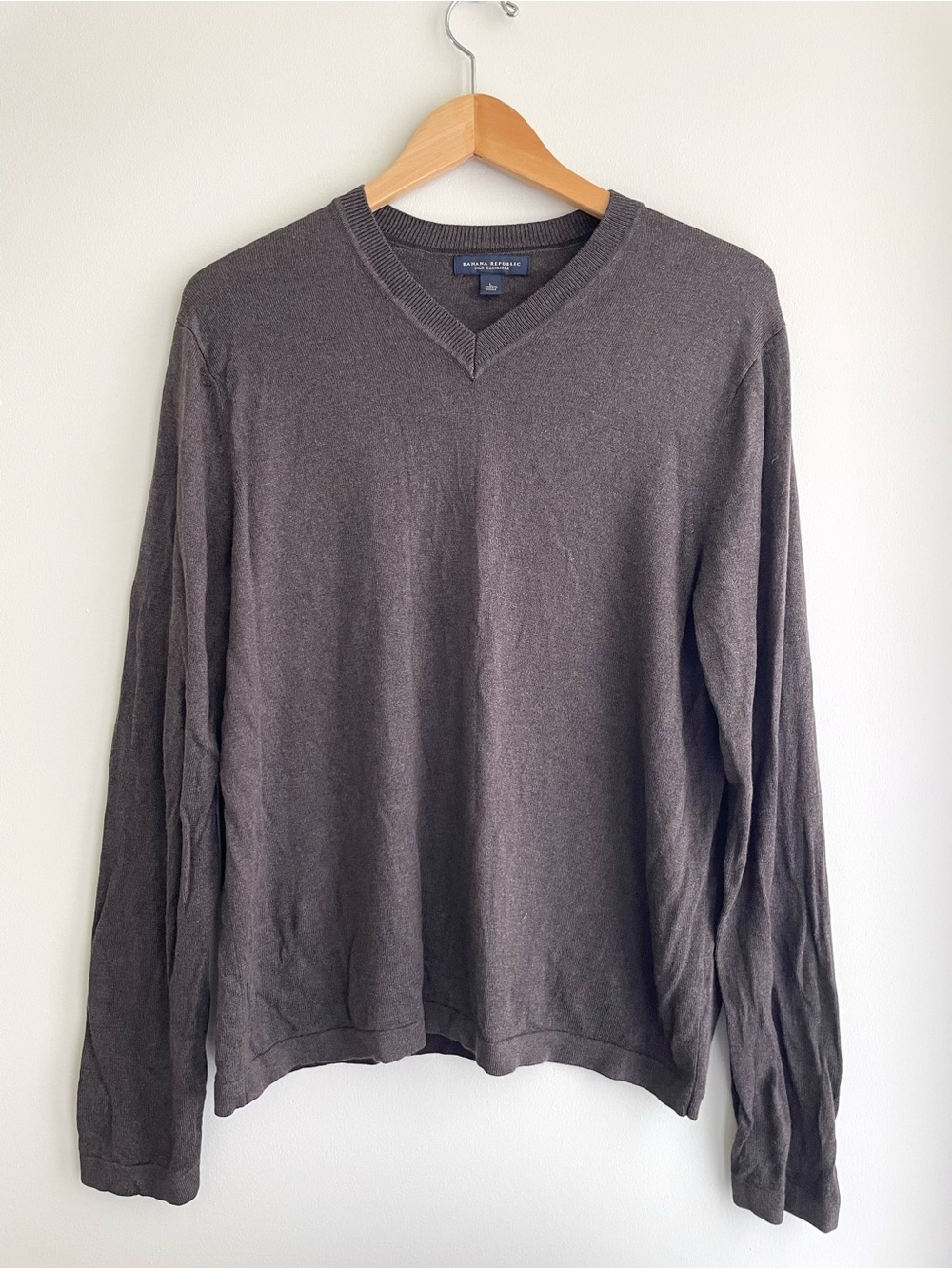 Banana Republic Silk Cotton Men's Brown V-Neck Sweater. Preppy Dark Academia